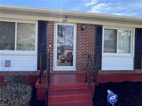 1207 Warfield Dr, Portsmouth, VA 23701