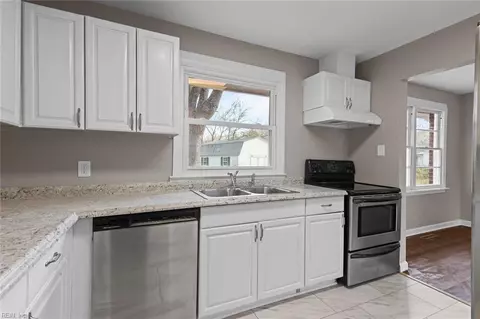 205 Harpers Dr, Newport News, VA 23601