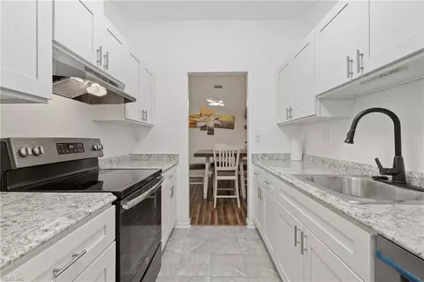 564 Peregrine St, Virginia Beach, VA 23462
