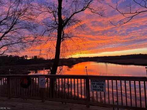 124 River Point Dr, Suffolk, VA 23434
