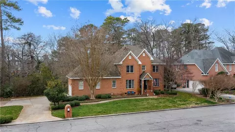 1504 Taylor Point Dr, Chesapeake, VA 23321