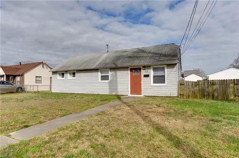 30 Newby Dr, Hampton, VA 23666