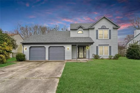 8 Holloway Dr, Hampton, VA 23666