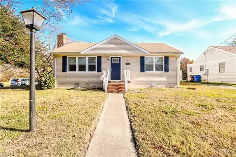 2601 Eastwood Ave, Chesapeake, VA 23324