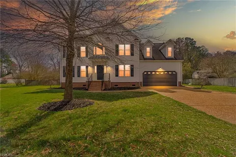 4 Bradshaw Ct, Poquoson, VA 23662