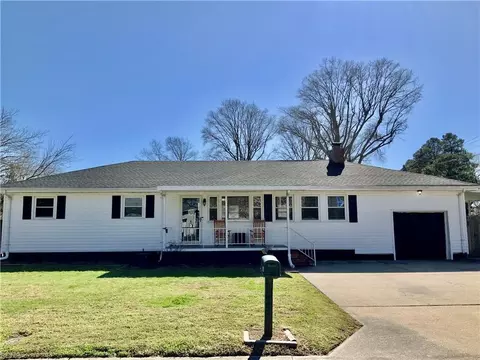 801 Rutledge Rd, Chesapeake, VA 23320