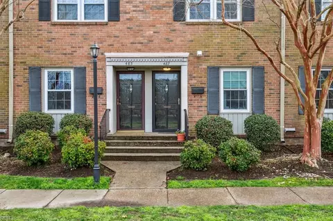 487 Bridge St, Hampton, VA 23669