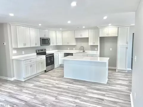 545 Mango Dr, Virginia Beach, VA 23452