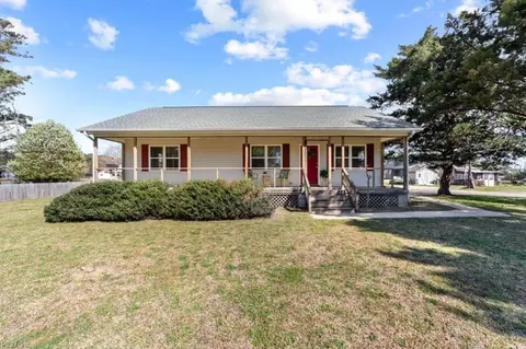 105 Black Bass Ln, Knotts Island, NC 27950