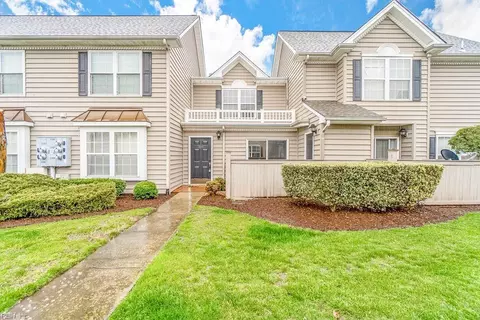 2399 Old Greenbrier Rd, Chesapeake, VA 23325