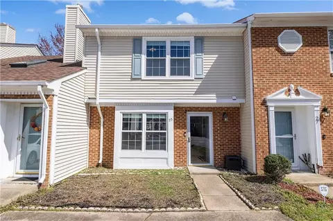 25 Riverchase Dr, Hampton, VA 23669