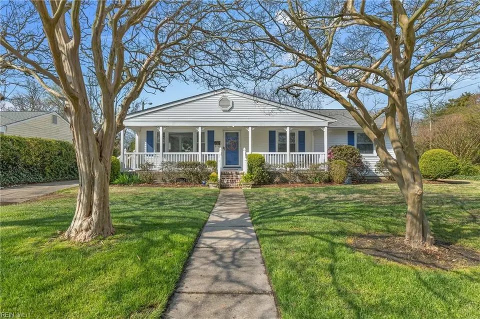 323 Big Bethel Rd, Hampton, VA 23666 | 27 Photos - Movoto