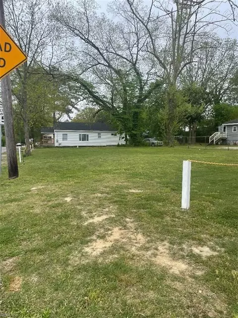 1209 E Washington St, Suffolk, VA 23434