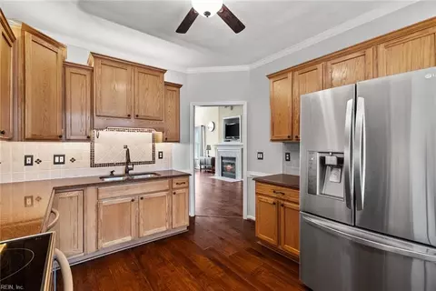 3017 Looking Glass Ct, Virginia Beach, VA 23456