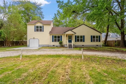 216 Allen Dr, Chesapeake, VA 23322