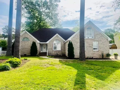 640 Bartell Dr, Chesapeake, VA 23322