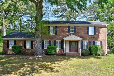 142 Yorkshire Ct, Portsmouth, VA 23701