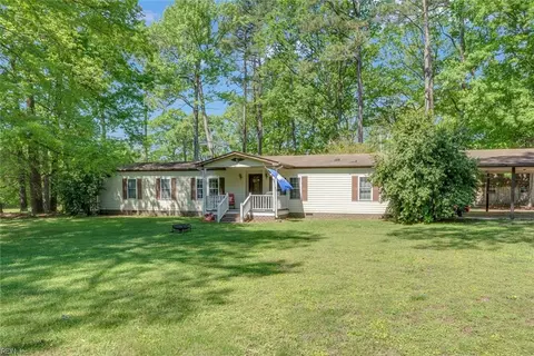 35 Rolfe Hwy, Wakefield, VA 23888