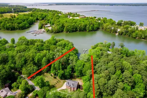 206 Yorkview Rd, Yorktown, VA 23692