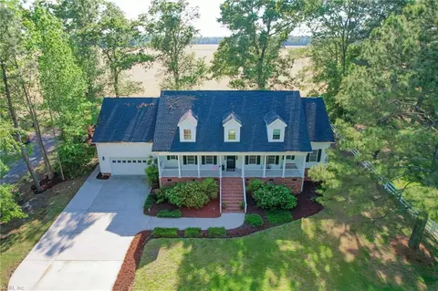 18310 Lakeside Dr, Courtland, VA 23837