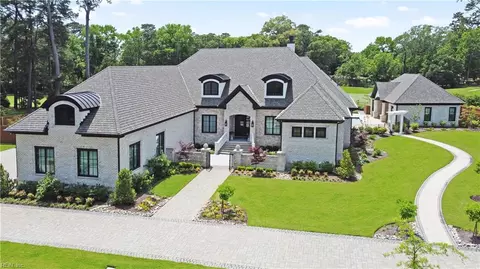 102 Willow Dr, Virginia Beach, VA 23451