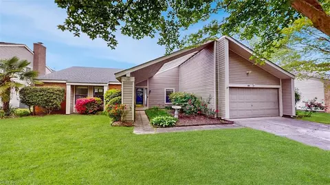 1600 Lake Christopher Dr, Virginia Beach, VA 23464