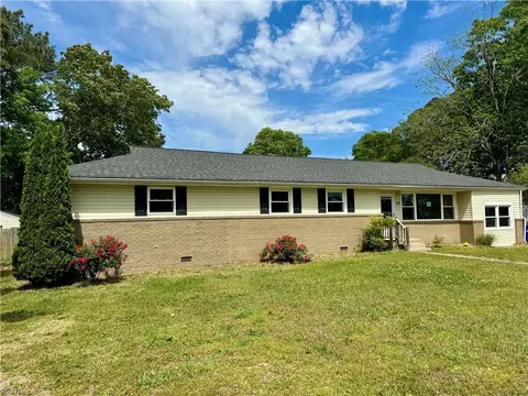 202 Yorkshire Rd, Portsmouth, VA 23701