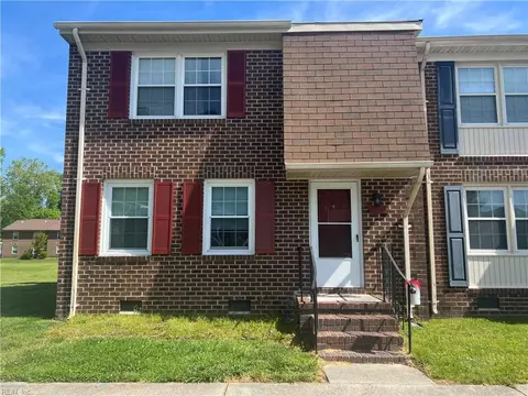 80 Charles Parish Dr, Poquoson, VA 23662