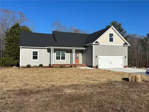 33101 Sandy Creek Dr, Franklin, VA 23851