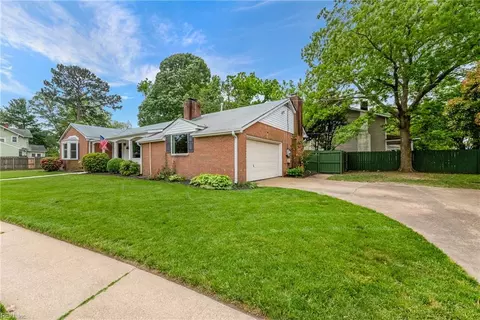 141 Ocanoe Pl, Hampton, VA 23661 photo 7