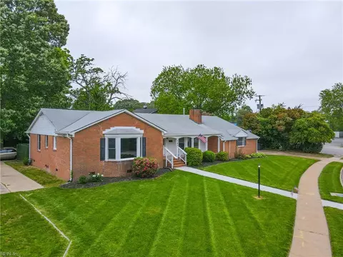 141 Ocanoe Pl, Hampton, VA 23661