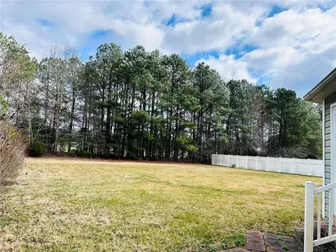 Exterior - 6113 Roland Smith Dr, Gloucester, VA 23061 photo 6 of 7
