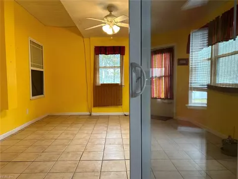 Living - 6113 Roland Smith Dr, Gloucester, VA 23061 photo 2 of 2