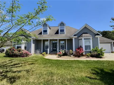 6113 Roland Smith Dr, Gloucester, VA 23061