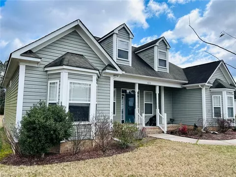 Exterior - 6113 Roland Smith Dr, Gloucester, VA 23061 photo 2 of 7