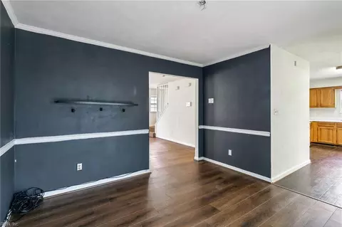 Living - 888 Ingleside Rd, Norfolk, VA 23502 photo 5 of 5