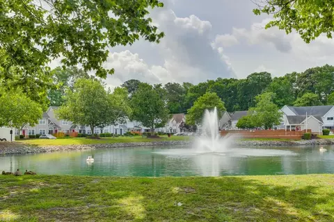 337 Wimbldon Chs Chase #E, Chesapeake, VA 23320