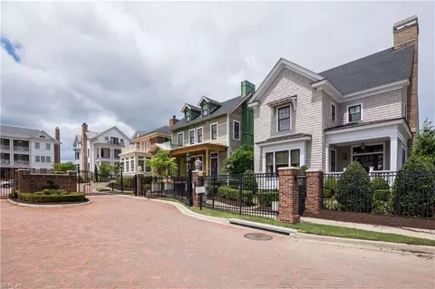 200 Glenn Miller St, Virginia Beach, VA 23451