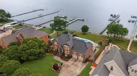 64 Old Meribeth Rd, Hampton, VA 23669