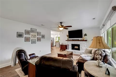 Living - 4012 Coffman Blvd, Chesapeake, VA 23321 photo 1 of 3