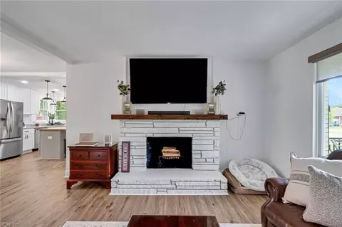 Living - 4012 Coffman Blvd, Chesapeake, VA 23321 photo 3 of 3