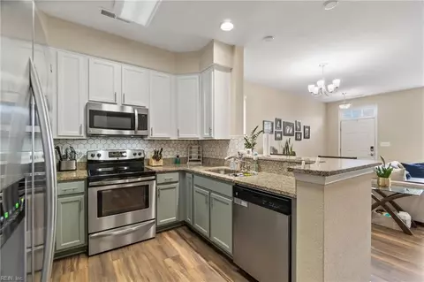 Kitchen - 335 Waterside Dr #60, Hampton, VA 23666 photo 1 of 2