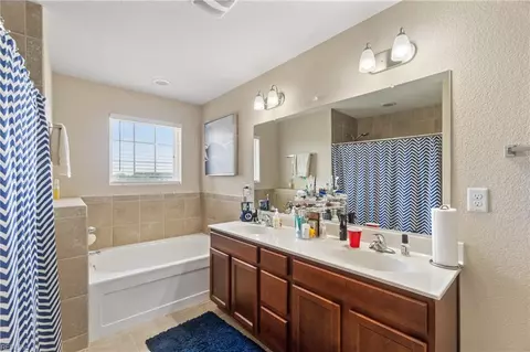 Bath - 335 Waterside Dr #60, Hampton, VA 23666 photo 2 of 3