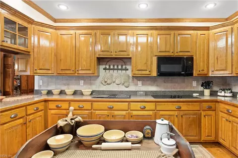 Kitchen - 3901 Douglas Rd, Chesapeake, VA 23322 photo 2 of 4