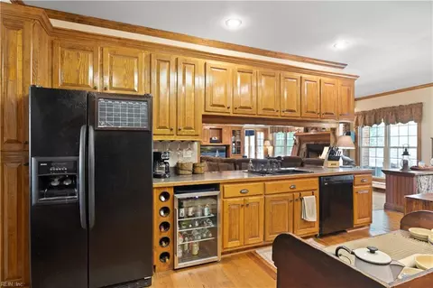Kitchen - 3901 Douglas Rd, Chesapeake, VA 23322 photo 4 of 4