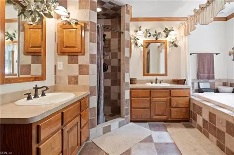 Bath - 3901 Douglas Rd, Chesapeake, VA 23322 photo 3 of 3