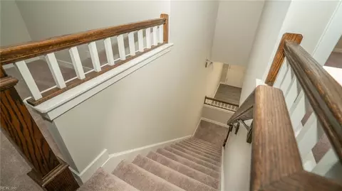 Entry Way - 110 Fishers Ct, Hampton, VA 23666 photo 4 of 9