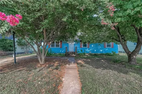 156 Winchester Dr, Hampton, VA 23666