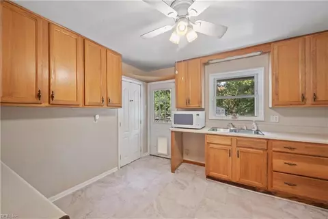 Entry Way - 156 Winchester Dr, Hampton, VA 23666 photo 1 of 1