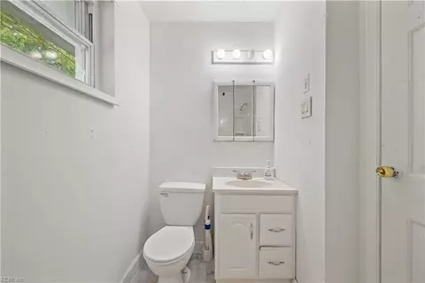 Bath - 156 Winchester Dr, Hampton, VA 23666 photo 1 of 1